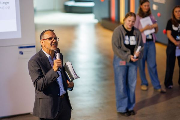 Dr Joe West, Associate Dean (Indigenous), welcomes students to the start of the Tech Taster program in 2024.